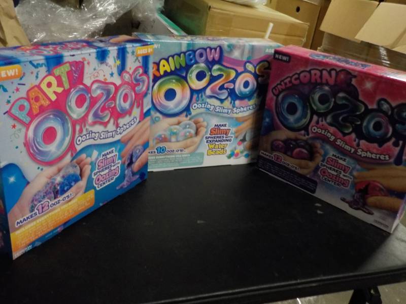 lot 26 image: Lot of 3 Oozing Slimy Sphere Kits...