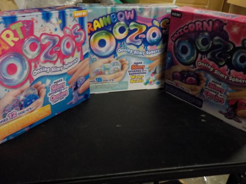 lot 27 image: Lot of 3 Oozing Slimy Sphere Kits...