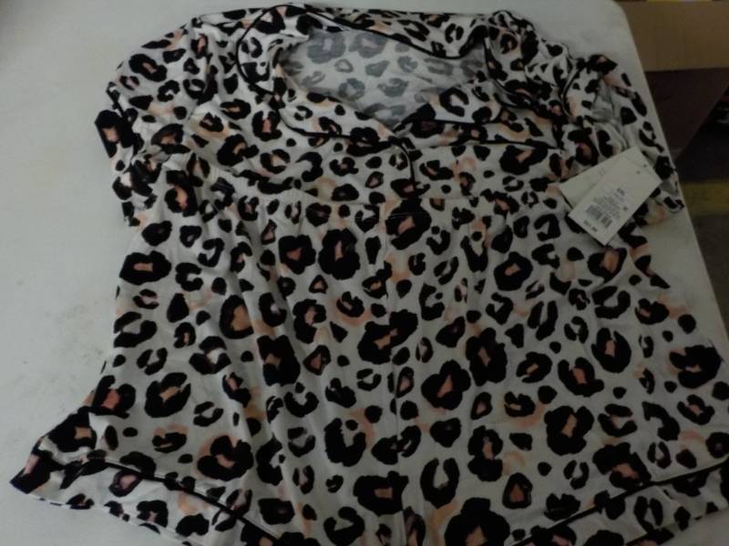 lot 46 image: Ladies Size XXL 2 pc PJs- new...