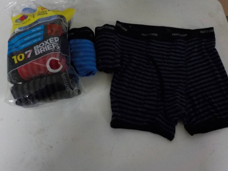 lot 49 image: New Fruit of Loom boys XL Underwear...