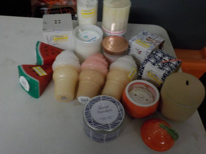lot 68 image: 15 Candles...