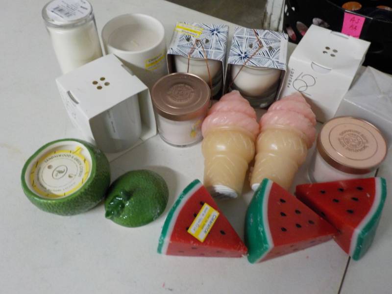 lot 69 image: 15 Candles...
