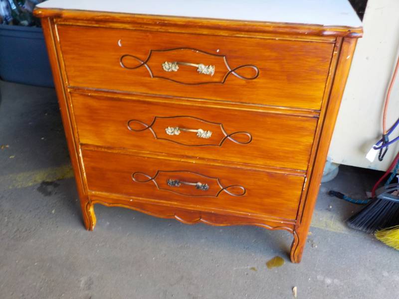 lot 127 image: 3 Drawer Chest 30 x 18 x 30...