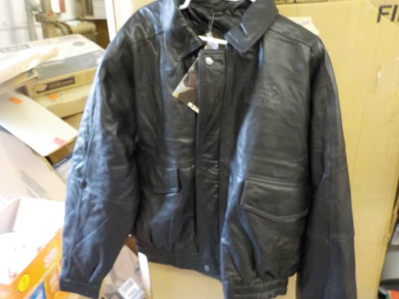 lot 173 image: Canyon Leather Jacket Mens XL Cent...