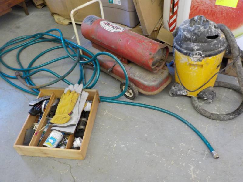 lot 210 image: Red Line 40,000 BTUHR, Hose, Shopv...