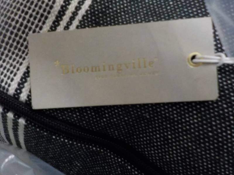 lot 224 image: Cotton Floor Pillow Bloomingville 2...