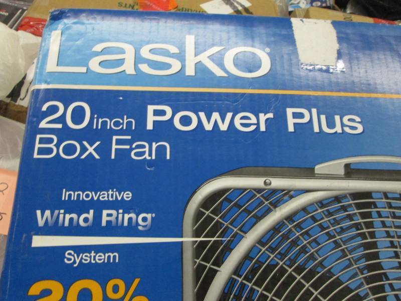 Lasko 20 in. Power Plus Box Fan ope...