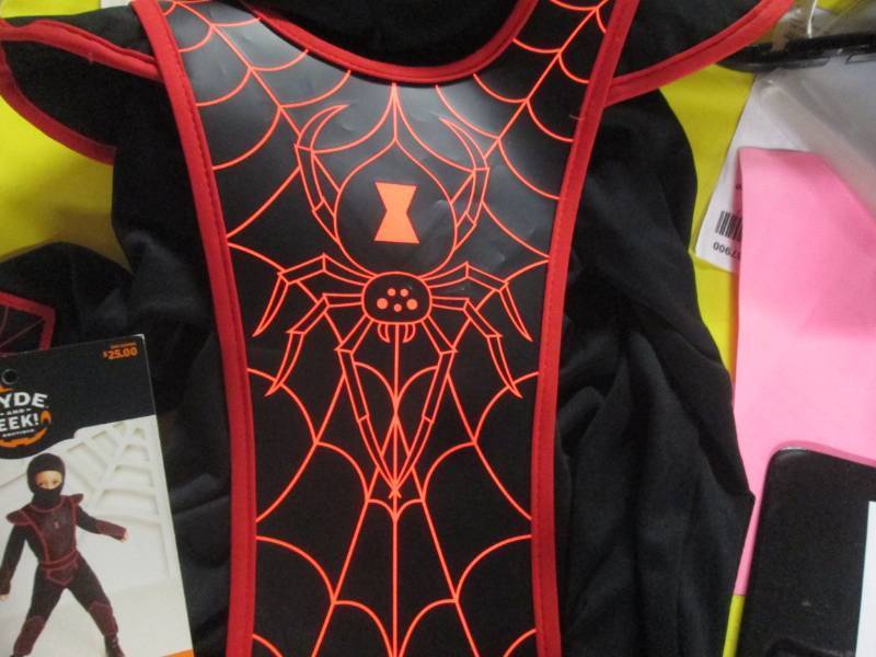 light up ninja costumer lights up...
