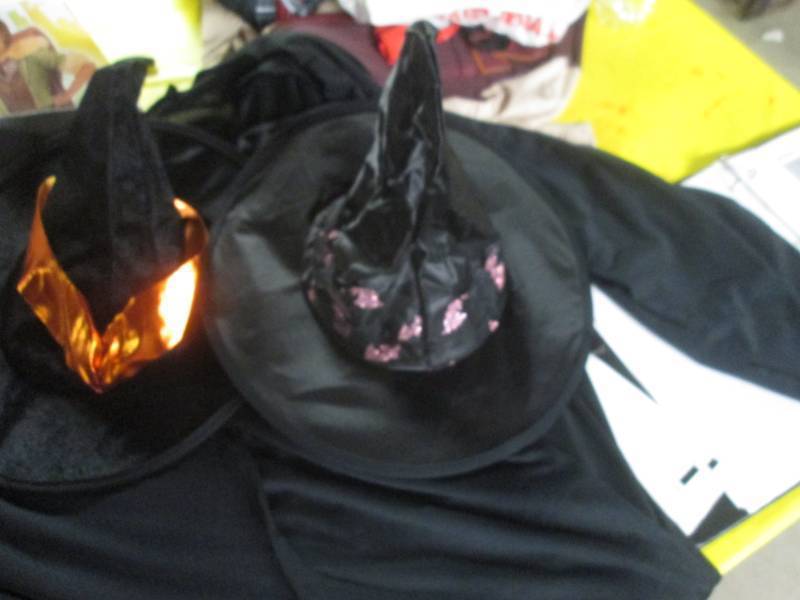 lot of 2 with chats and 1 cape and 1 over shirt (#30589#71)