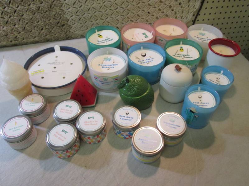 lot 3 image: Large Lot of Assorted Scented Candl...