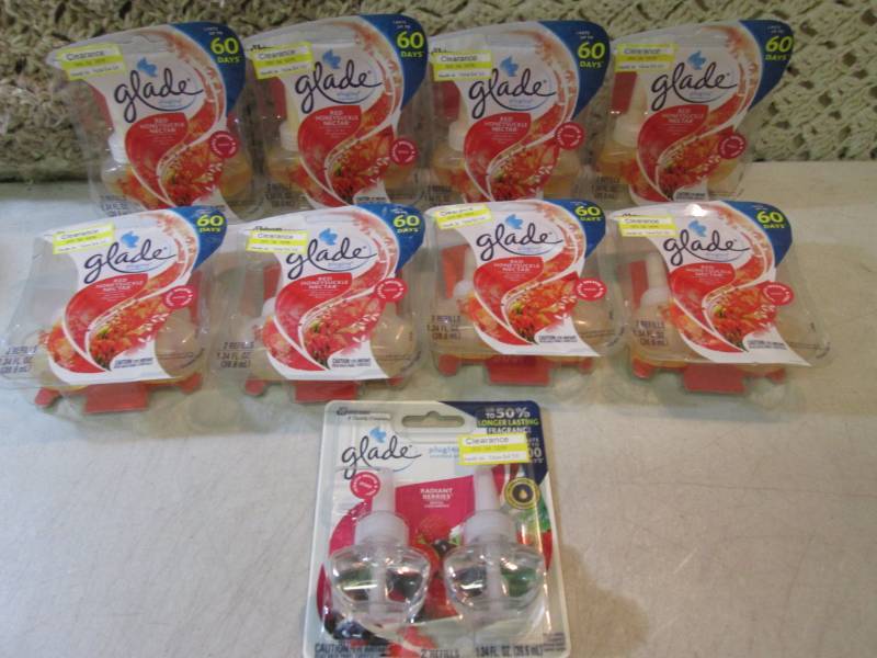 lot 9 image: Lot of 9 2-Packs of Glade Plug-Ins ...
