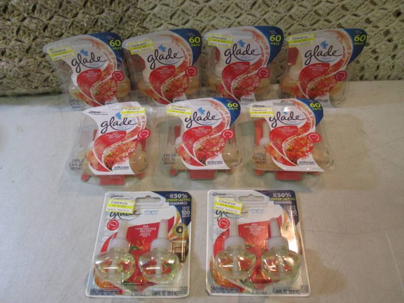 lot 10 image: Lot of 9 2-Packs of Glade Plug-Ins ...