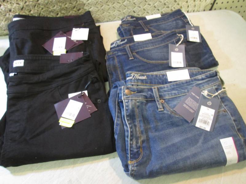 lot 11 image: 5 Pair of Jeans Assorted Sizes New ...