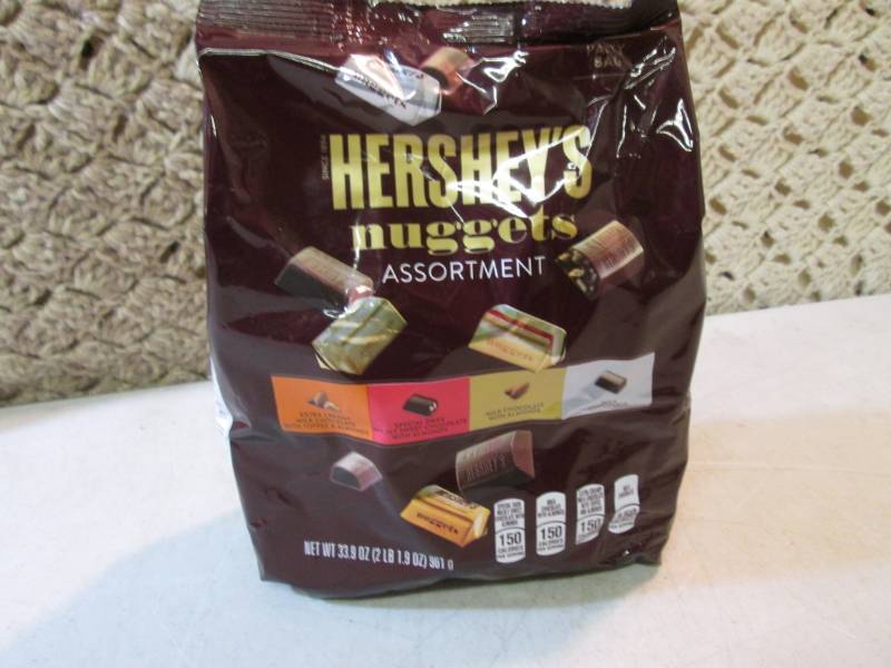 lot 102 image: Party Bag of Hersheys Nuggets Assor...