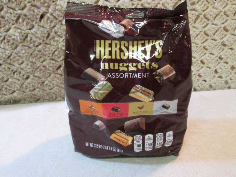 lot 104 image: Party Bag of Hersheys Nuggets Assor...