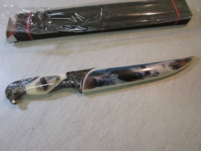 lot 121 image: 13 Scenic Eagle Knife with Hard Sh...