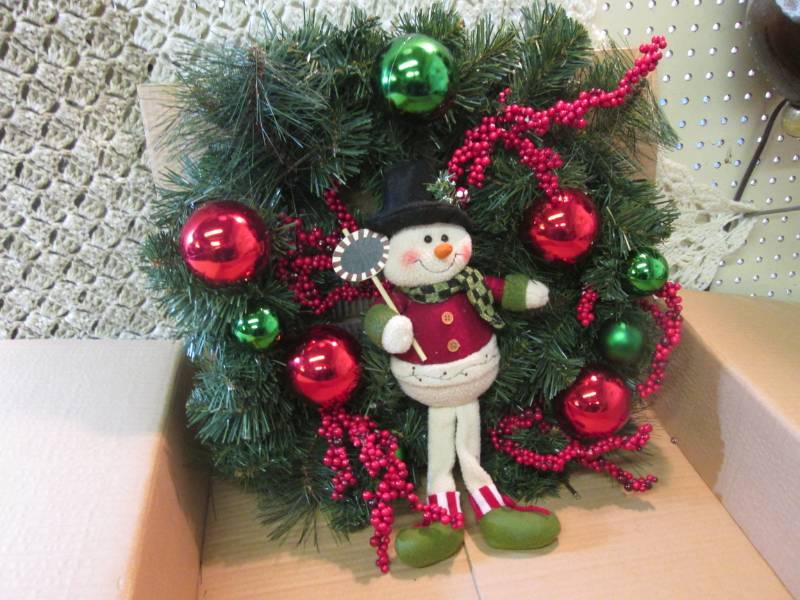 lot 148 image: Light-Up 20 Snowman Wreath New in ...