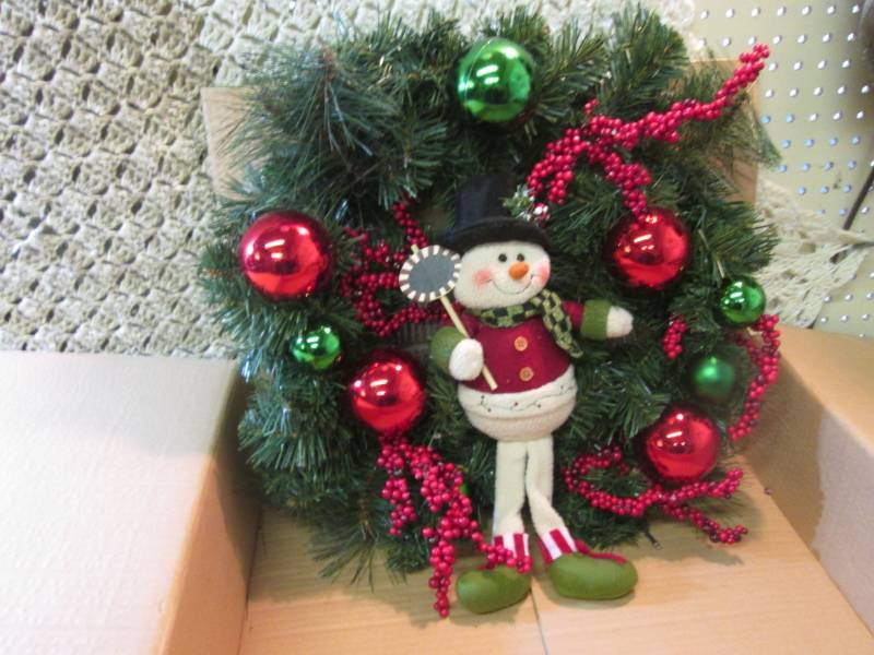 lot 149 image: Light-Up 20 Snowman Wreath New in ...