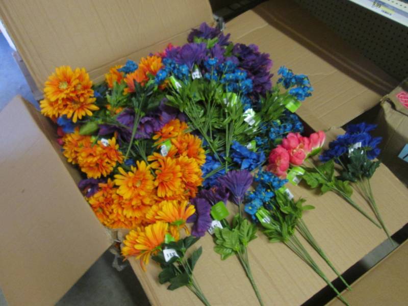 lot 158 image: Big Box Full of Fake Flowers  CS...