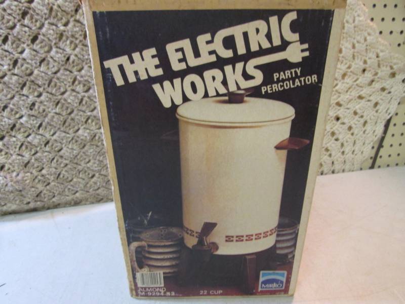 lot 204 image: 22 Cup Percolator  A-1...