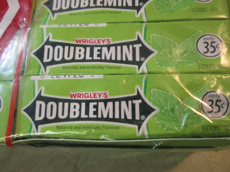 lot 250 image: 40 Packs of Double Mint Gum Best by...