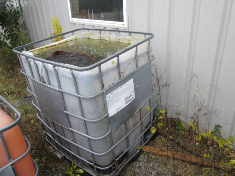 3 Liquid containment tank pallets...