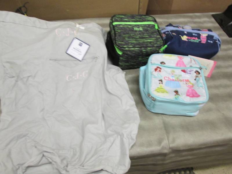 3 Pre-Personalized Lunch Bags, Laun...