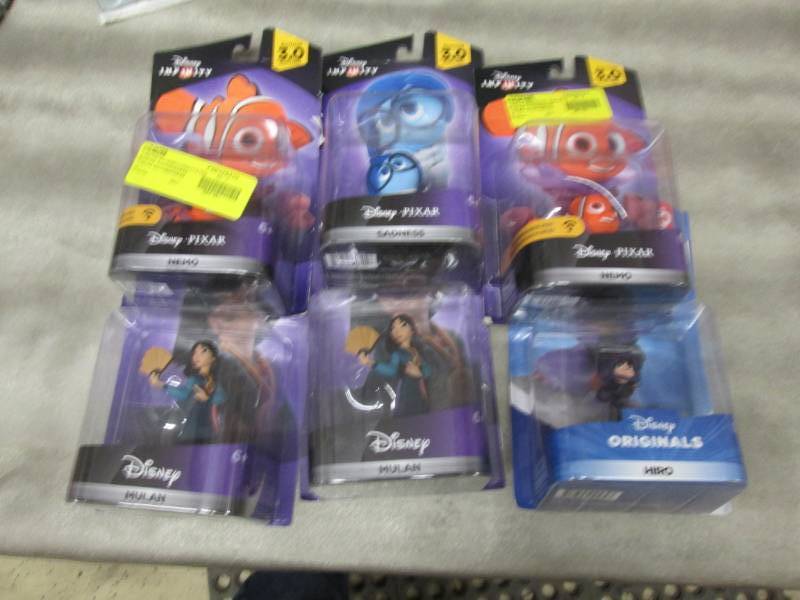 6 Assorted Disney Infinity 3.0 Char...