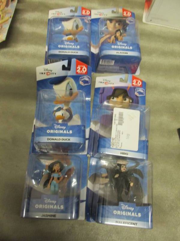 6 Assorted Disney Infinity 2.0 Char...