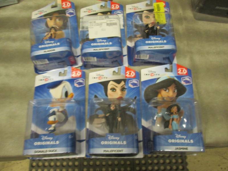 6 Assorted Disney Infinity 2.0 Char...