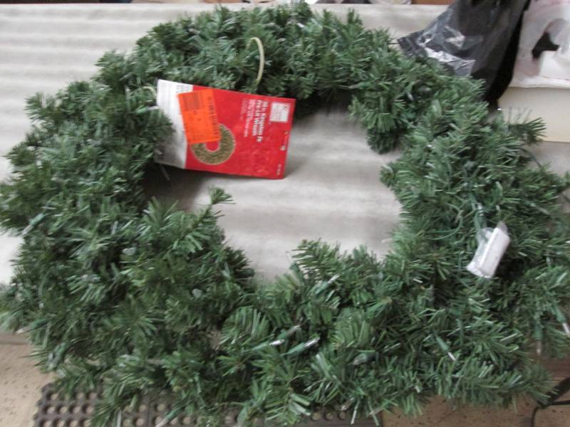36 inch Kingston Fir Pre- Lit Wreat...