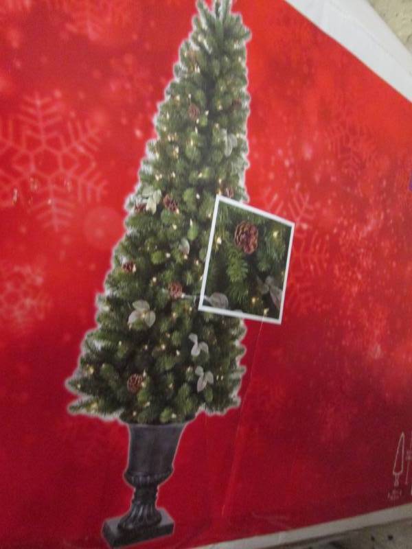 Home Accents Holiday 6.5 ft Greenla...