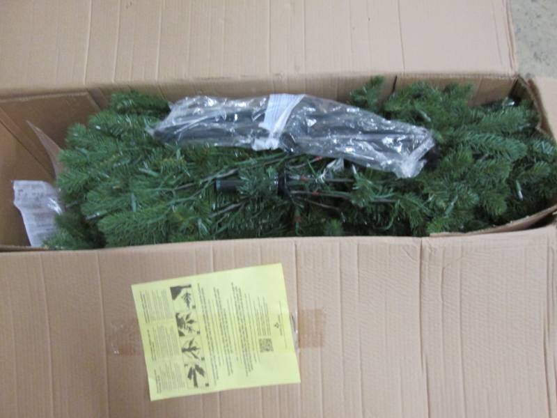 6.5 ft Pre-Lit Christmas Tree open ...