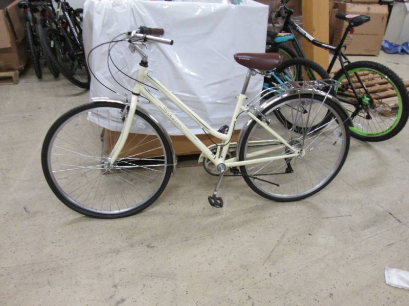 Schwinn Classic Looking Bike 6 spee...
