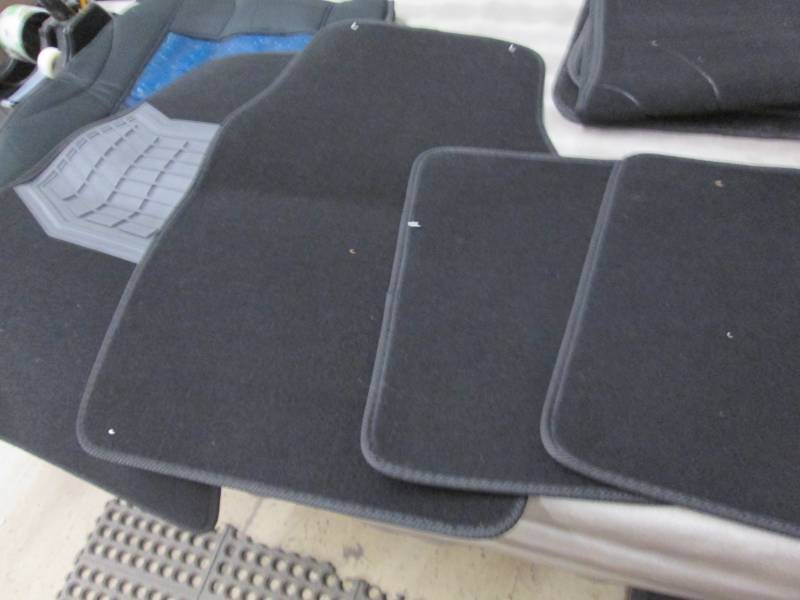 4 pc Automotive Floot Mat Set...