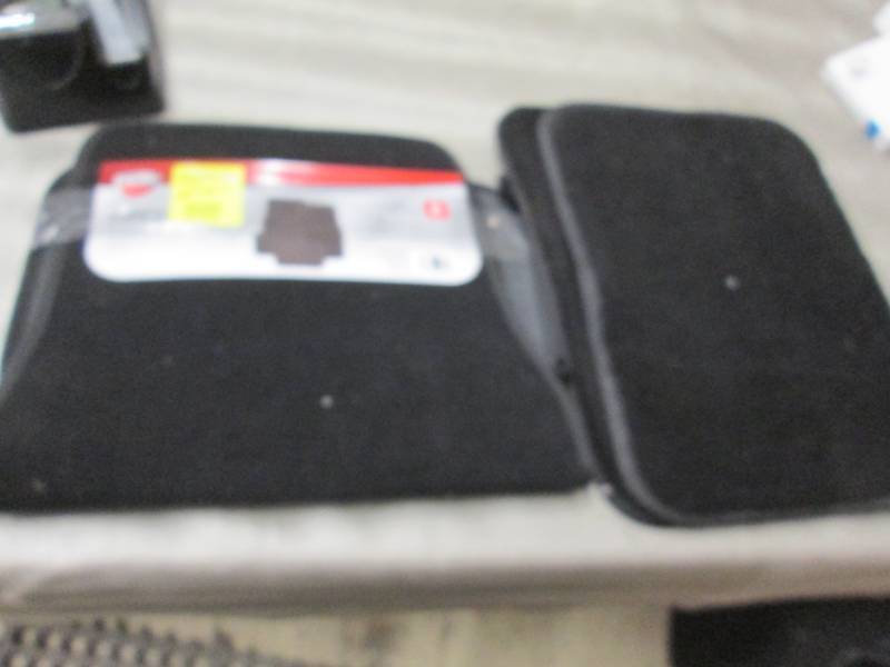 4 pc Automotive Floot Mat Set...