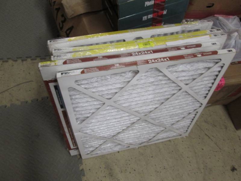 5- 24x24x1 inch 3M filters...