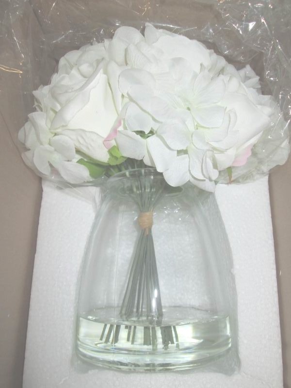 lot 5 image: Hydrangea & Rose Floral Arrangement...