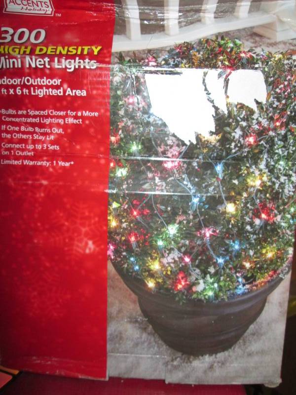 lot 26 image: 300 High Denisity Mini Net Lights ...