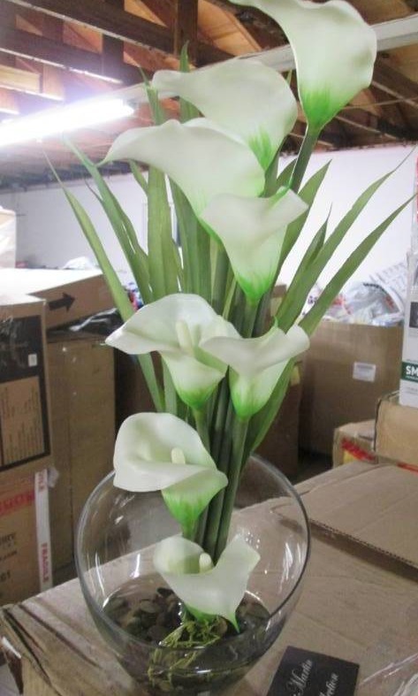 lot 89 image: Calla Lily and Grass Artificial Flo...