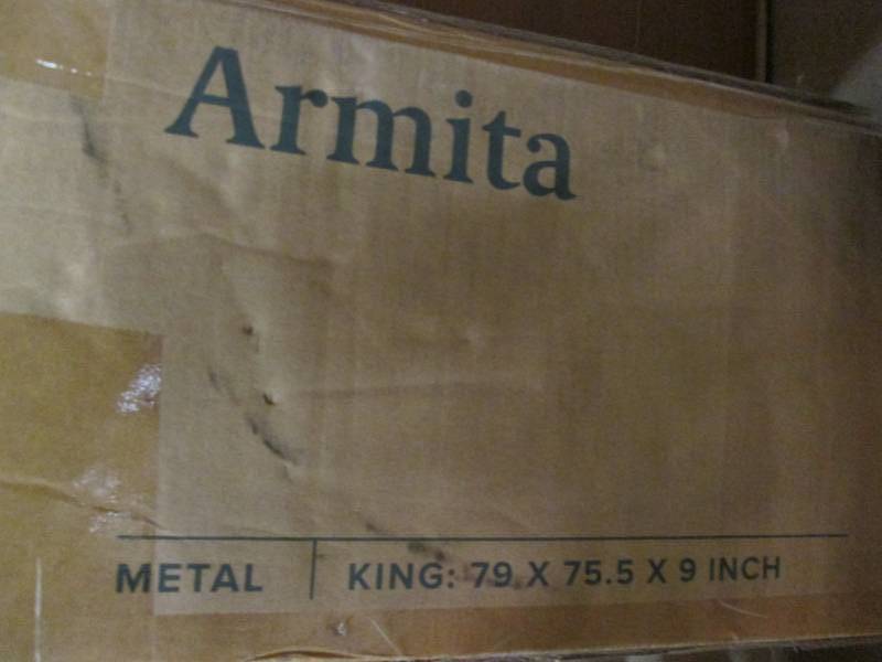 lot 113 image: Zinus Armita Bed Fram (King)...