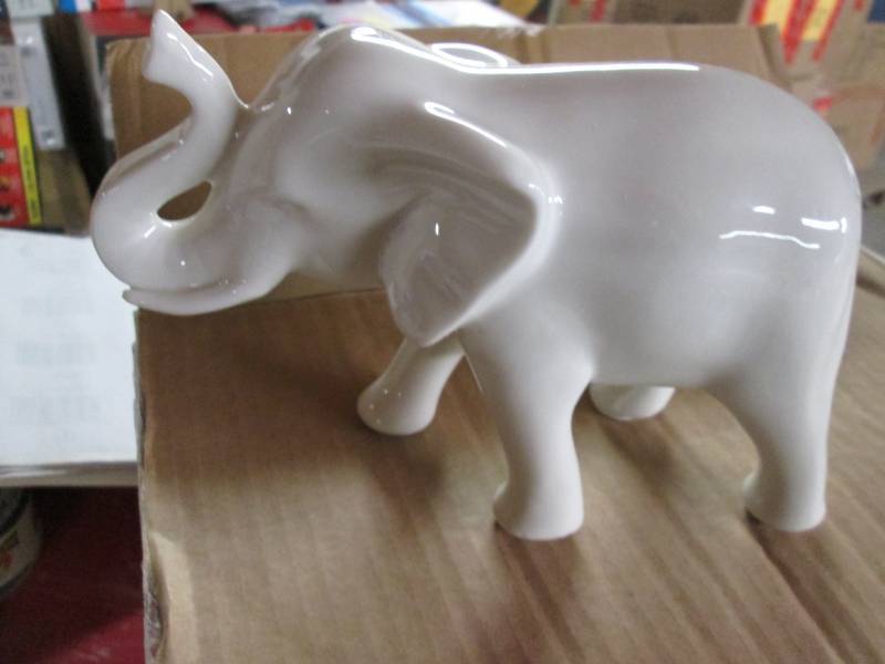 lot 117 image: Sleek Ceramic Figurine (White) 9B...