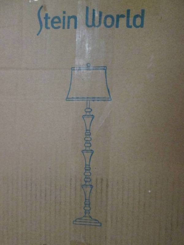 lot 145 image: Stein World Rorry 60..75 Fllor L...