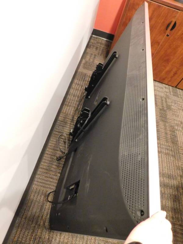 lot 10 image: 60 VIZIO Flat Screen TV w Mounting Brackets & Remote #1