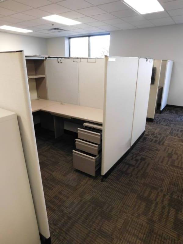 lot 28 image: HON Simplicity II Panel Cubicle System #2