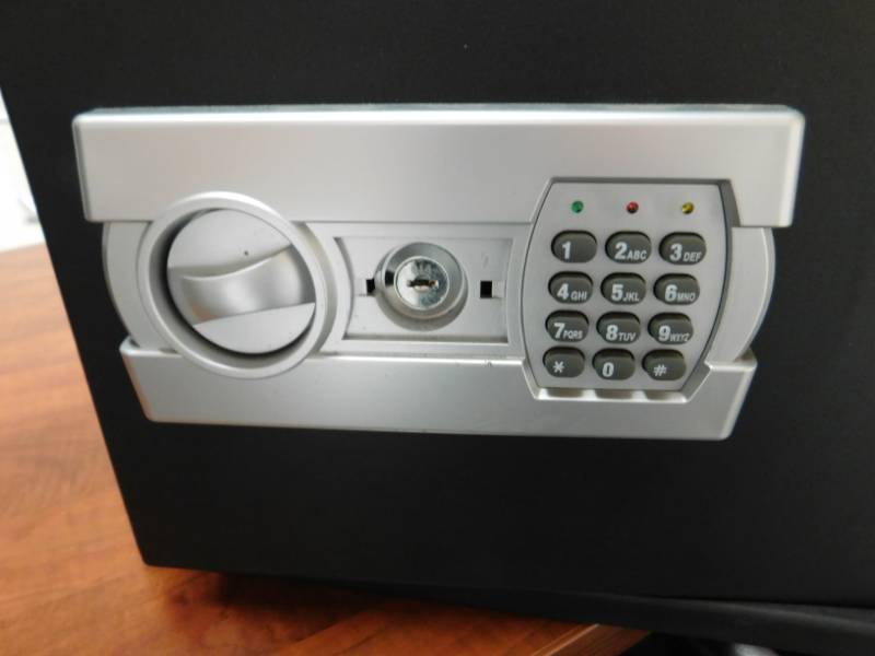 lot 34 image: Stack-ON Safe - 15(w) x 12(h) x 12(d)