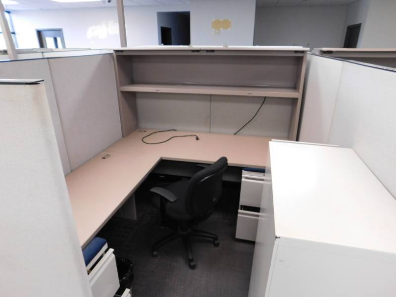 lot 48 image: HON Simplicity II Panel Cubicle System #4