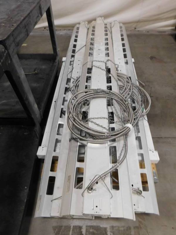 lot 112 image: 8 Overhead Light Fixture