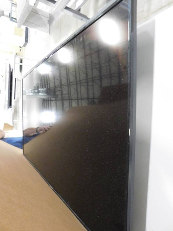 lot 128 image: 60 VIZIO Flat Screen TV w Mounting Brackets & Remote #3
