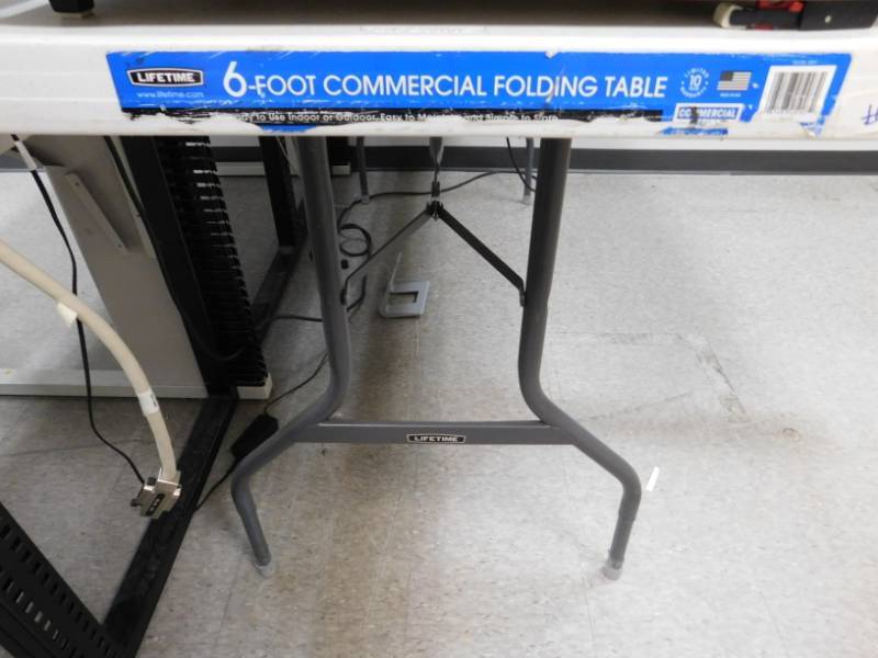 lot 137 image: 6 Folding Plastic Table